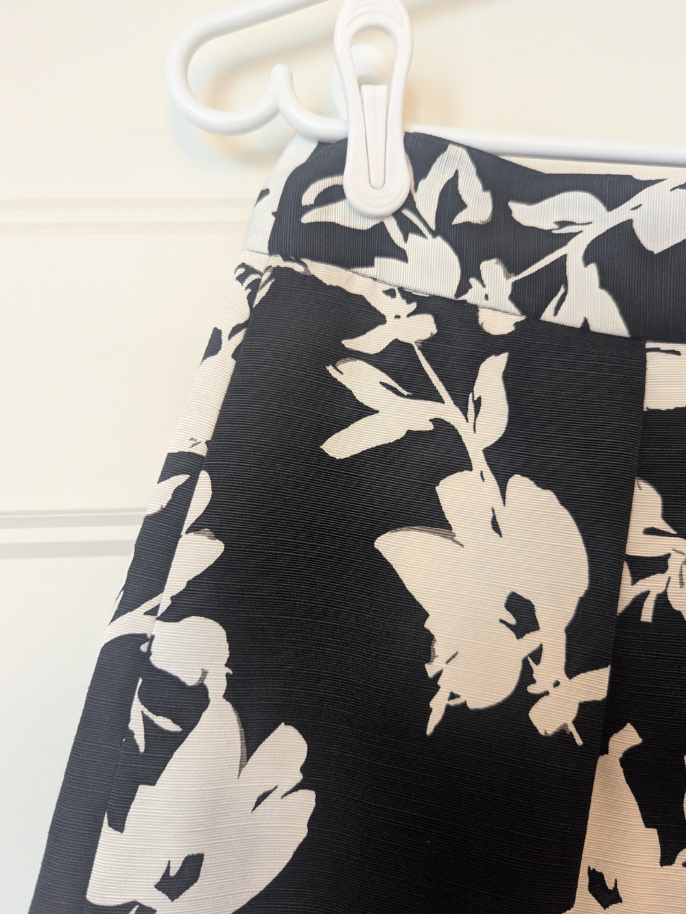 NYC Black & White Floral Skirt - Picture 2 of 3